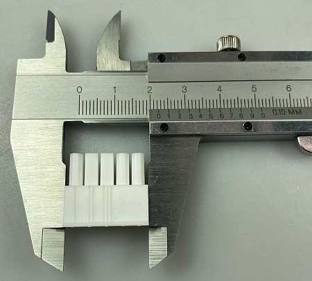 Колодка гнездовая Mini-Fit 39-01-4051 "Molex"